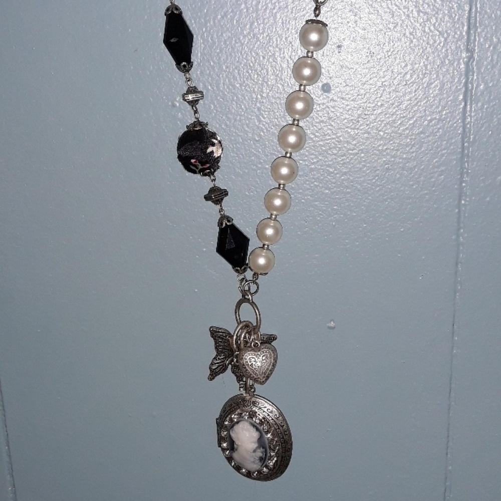Locket necklace